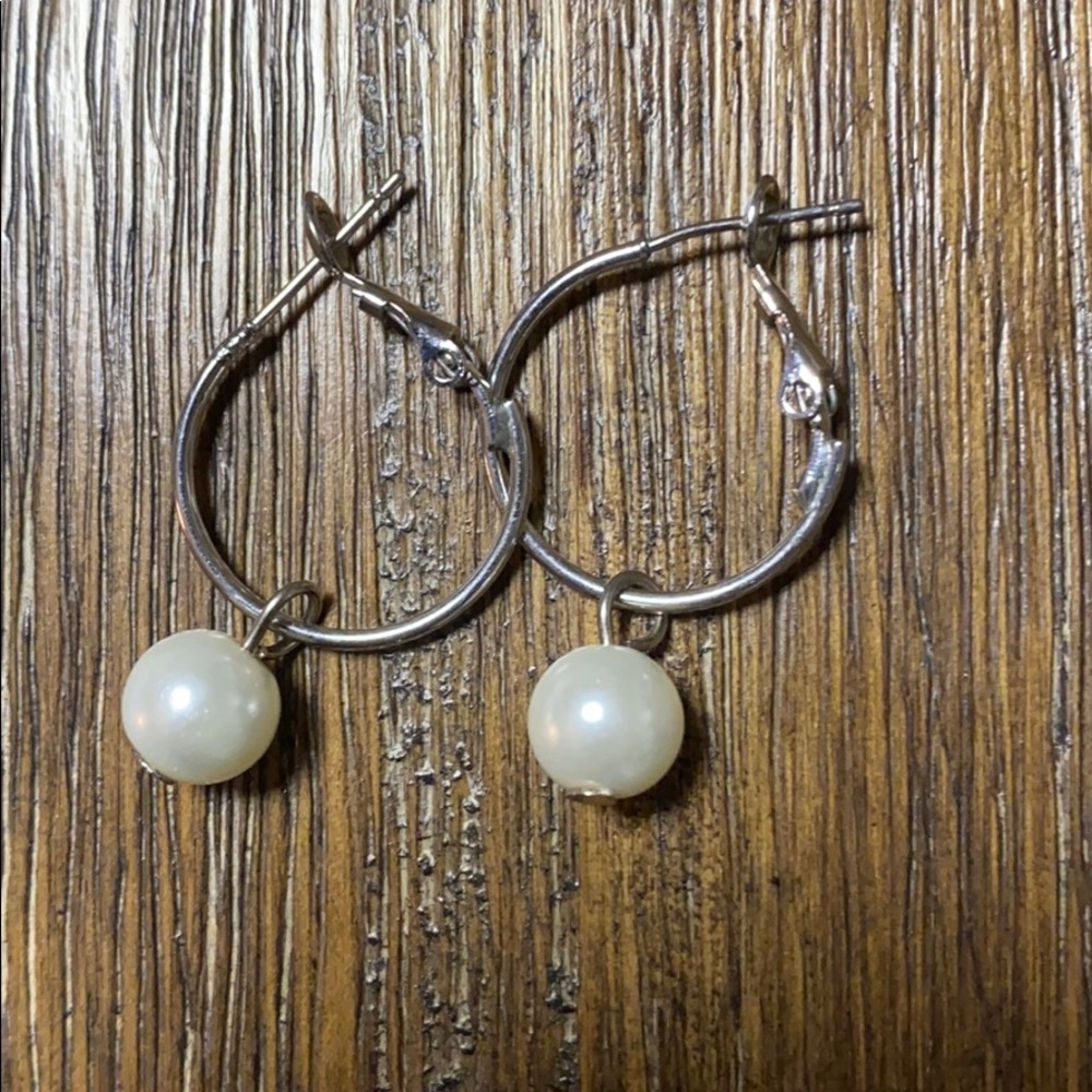 Hoops earring with removable pearl (faux)